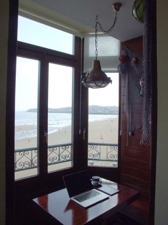 Villa Vivienda En Gijon Frente Al Mar Esterno foto